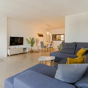 Frente Al Mar Torres De Playamar En Apartamento